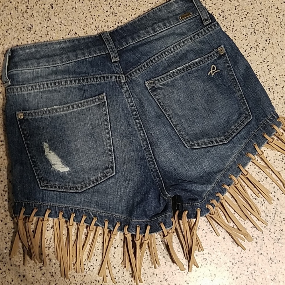 DL1961 SZ 24 Ivy high rise fringe shorts - Picture 4 of 4